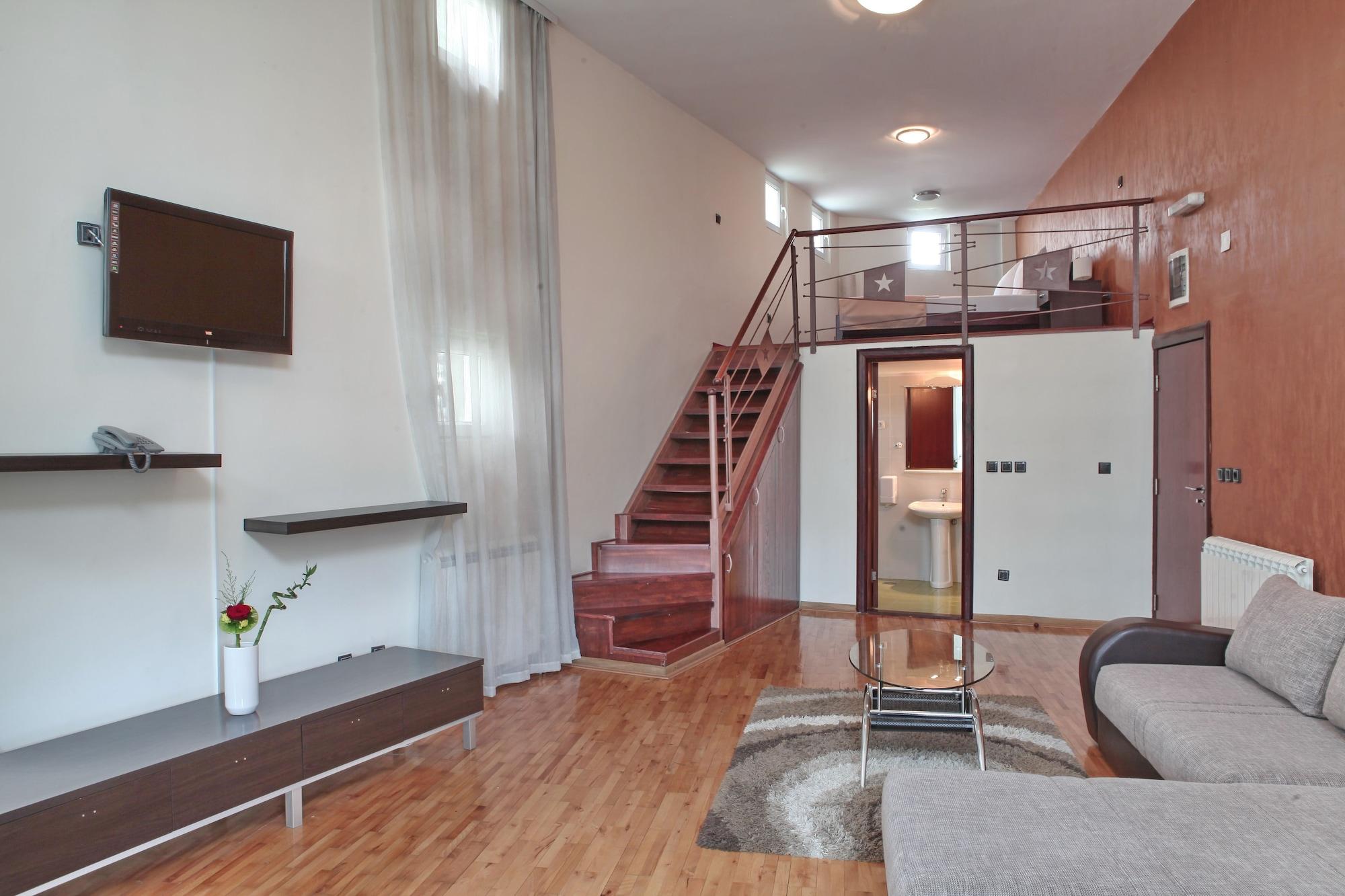 Inn Happy Star Club Belgrade