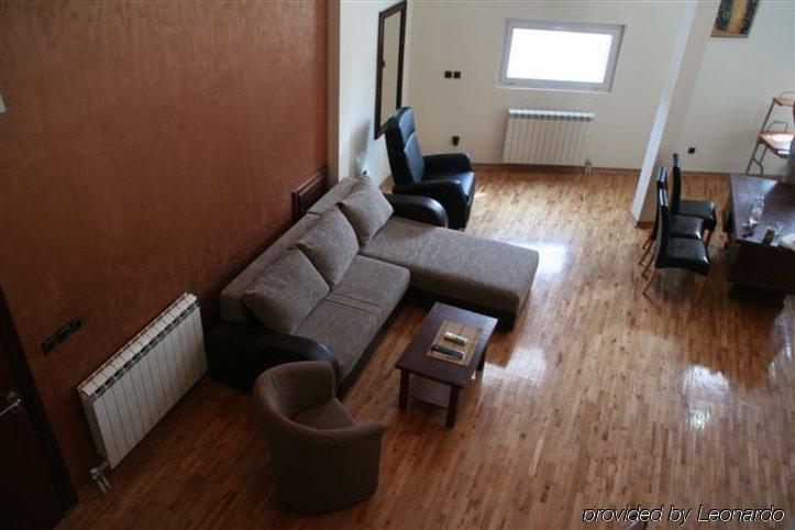 Inn Happy Star Club Belgrade